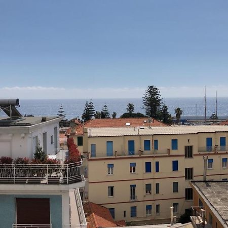 Da Mariella Case Vacanza - Bilocale Sunset Vista Mare Sanremo Dış mekan fotoğraf