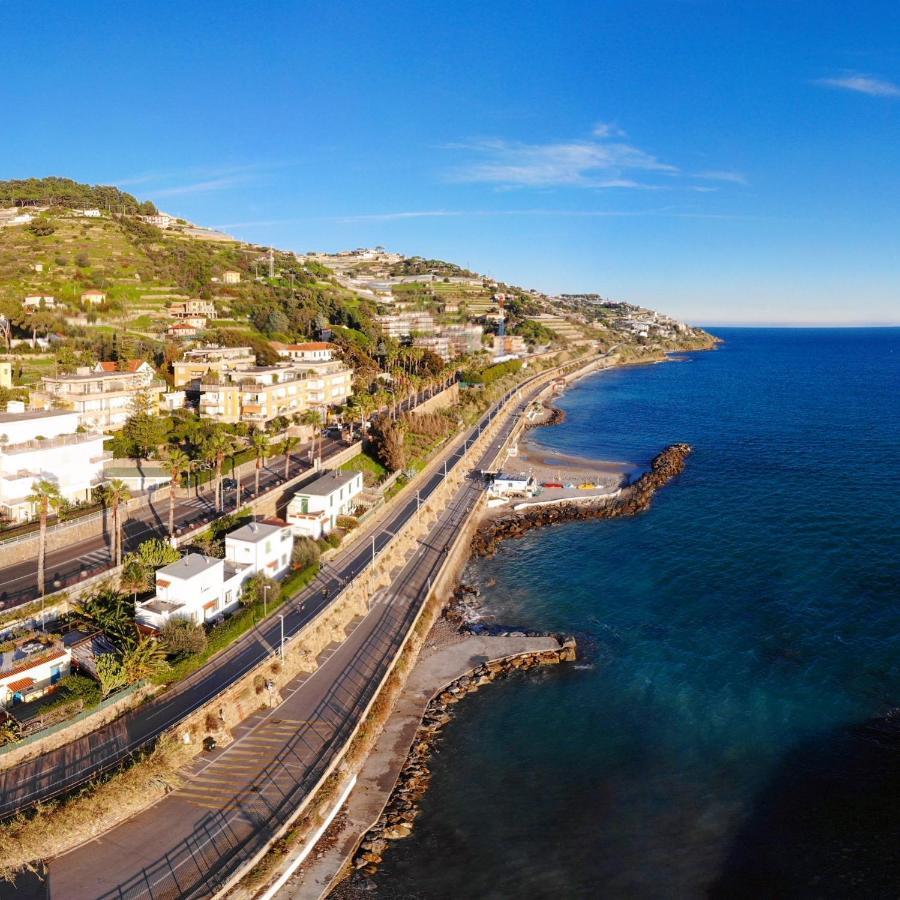 Da Mariella Case Vacanza - Bilocale Sunset Vista Mare Sanremo Dış mekan fotoğraf